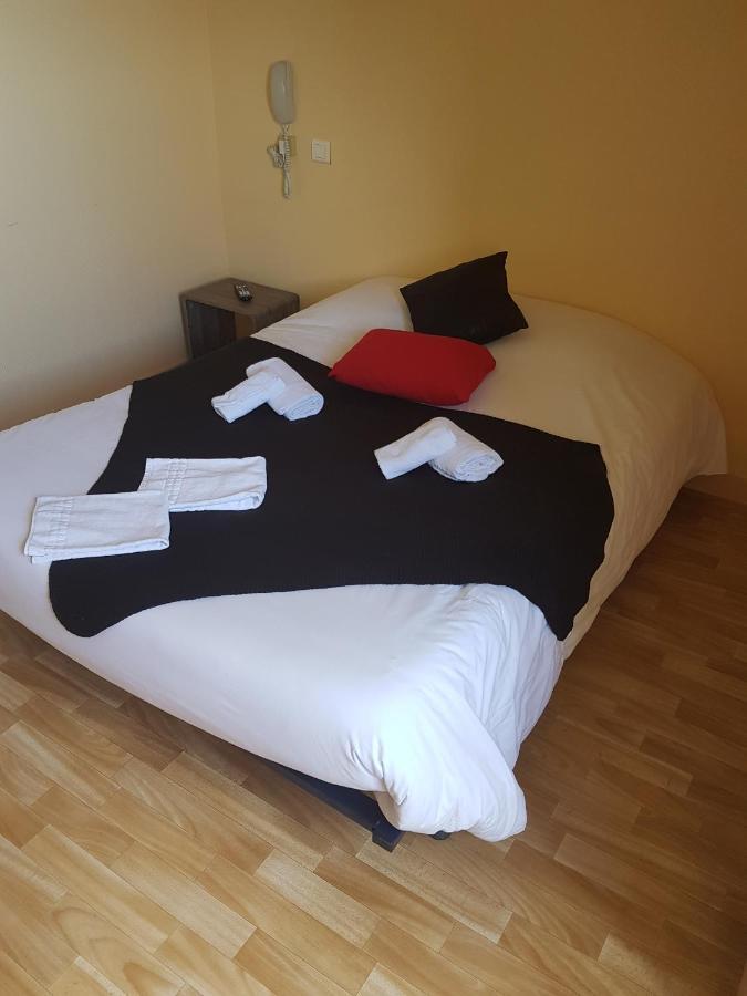 Auberge Le Guinefort Lehon Экстерьер фото